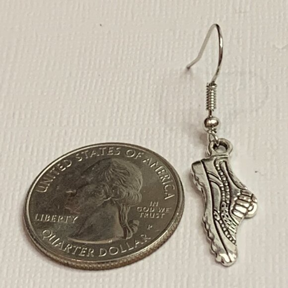 Running Shoe Earring, Marathon Earring, Running Earring, Shoe Earring, Gift Idea - Picture 6 of 6